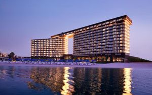 movenpick resort al marjan island 5*