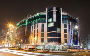 holiday inn al barsha 4*