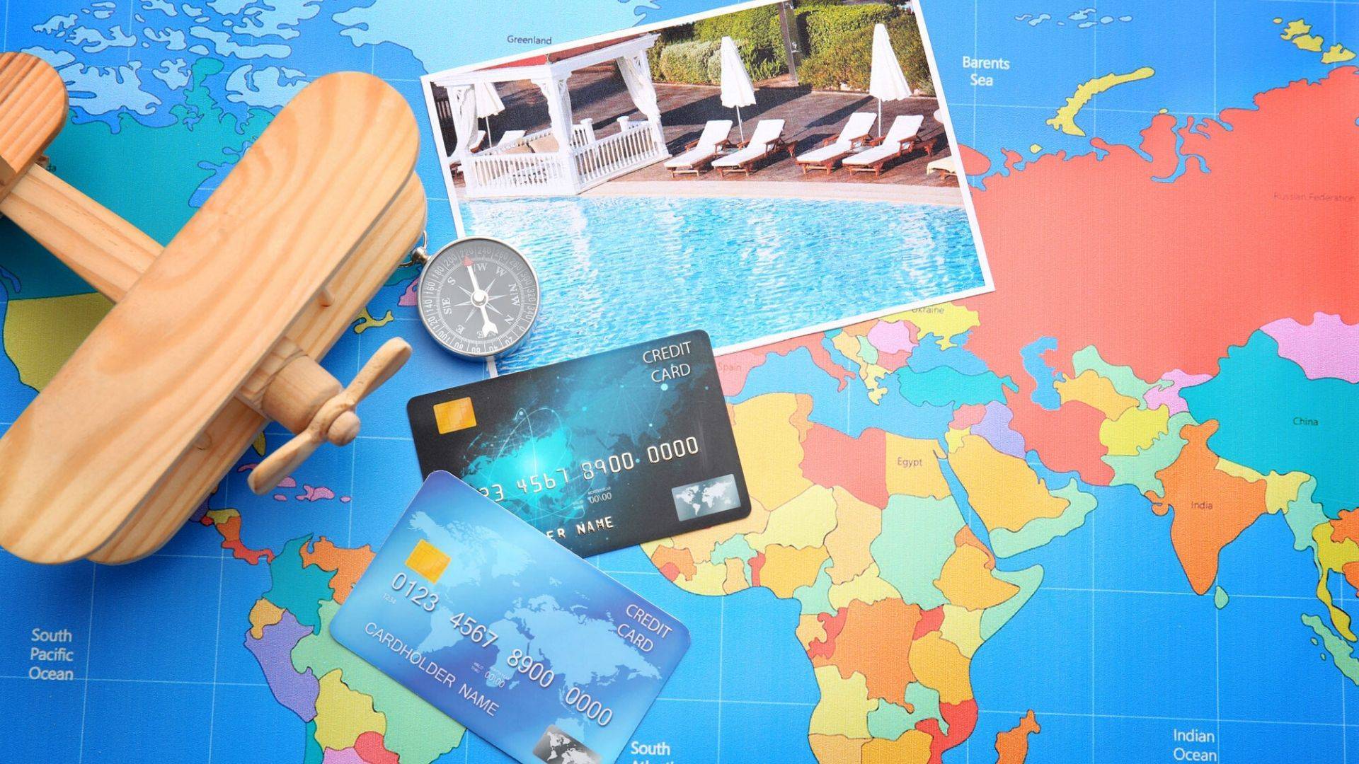 Банковские карты за границей: как оплачивать покупки